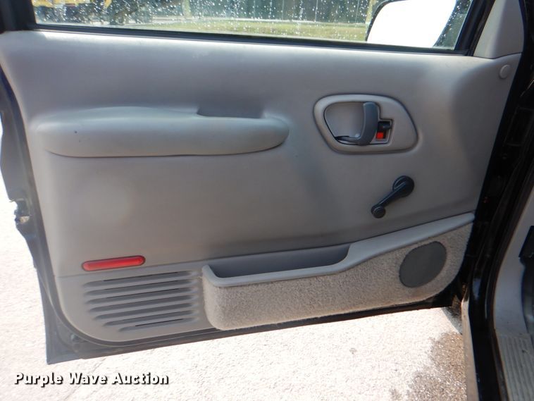 image for item DG1700 1996 Chevrolet 1500  pickup truck