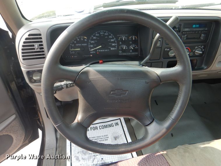 image for item DG1700 1996 Chevrolet 1500  pickup truck