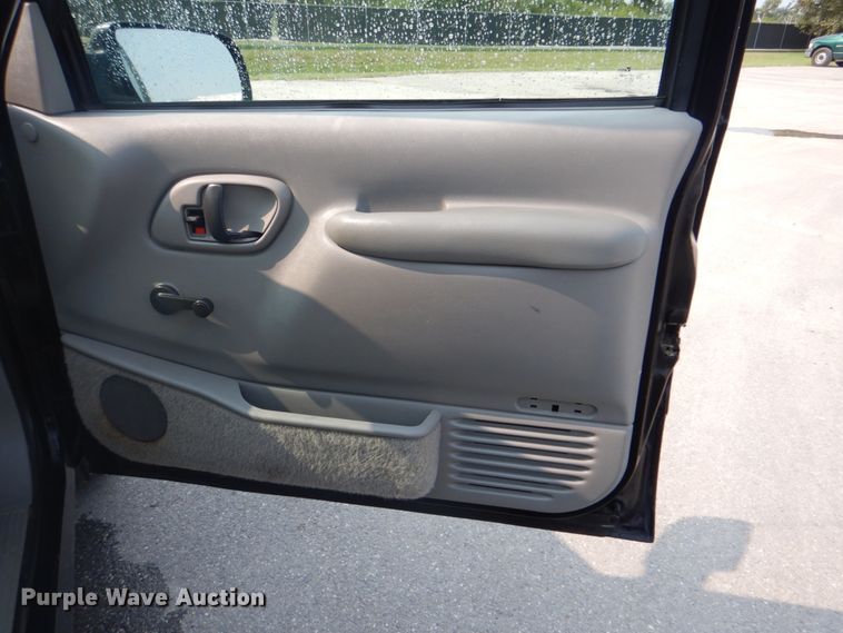 image for item DG1700 1996 Chevrolet 1500  pickup truck