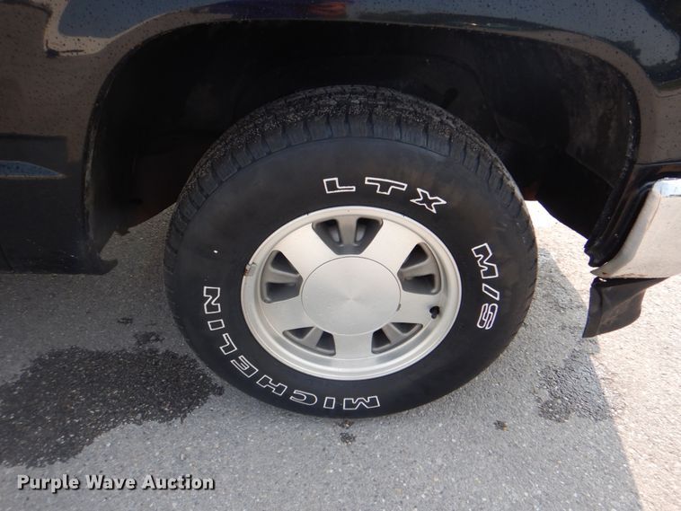 image for item DG1700 1996 Chevrolet 1500  pickup truck