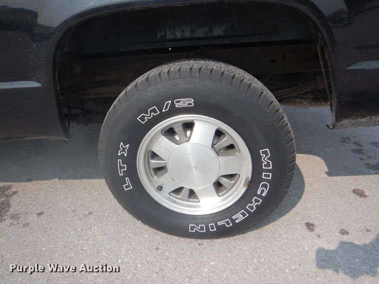 image for item DG1700 1996 Chevrolet 1500  pickup truck