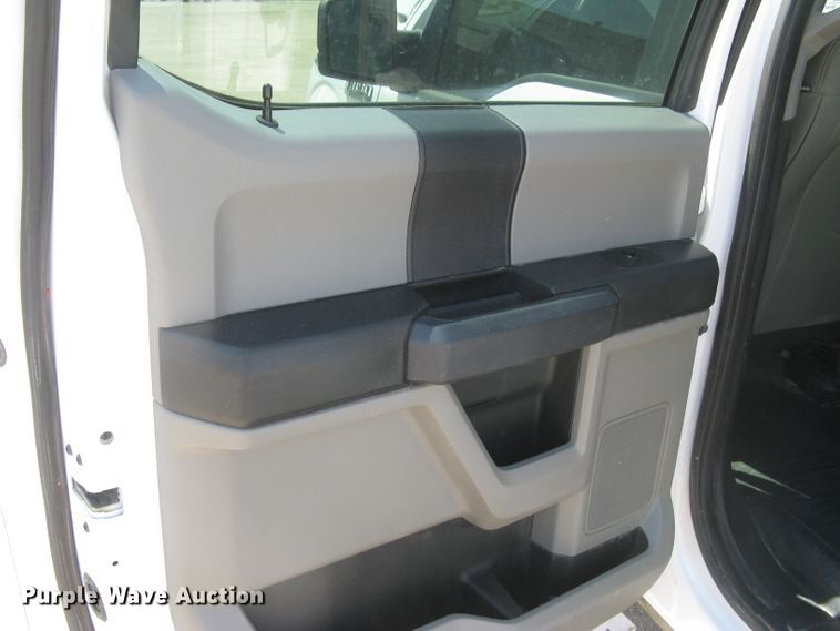 image for item DG5297 2016 Ford F150 XL  SuperCrew pickup truck