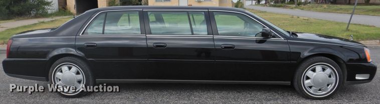 image for item DK2427 2000 Cadillac Krystal Koach  limousine