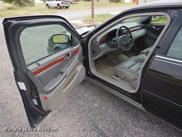 image for item DK2427 2000 Cadillac Krystal Koach  limousine