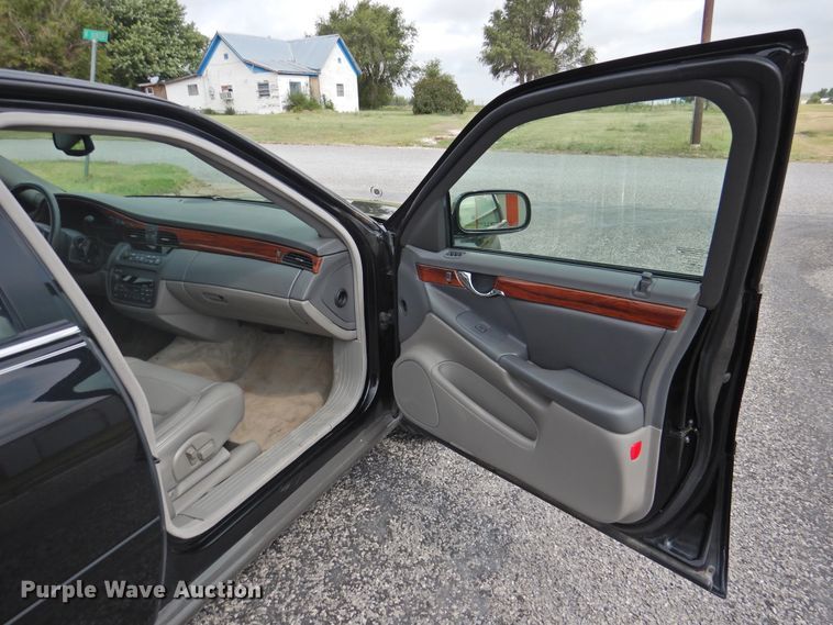 image for item DK2427 2000 Cadillac Krystal Koach  limousine