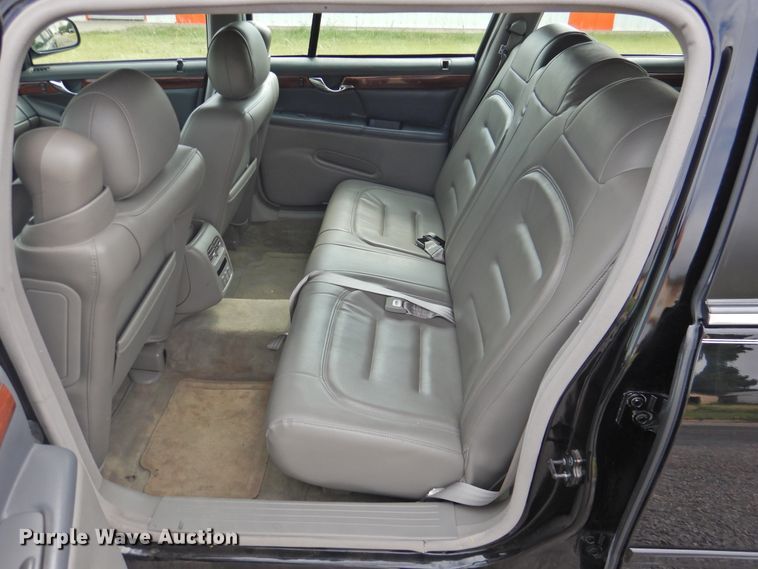 image for item DK2427 2000 Cadillac Krystal Koach  limousine