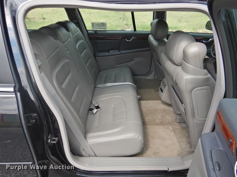 image for item DK2427 2000 Cadillac Krystal Koach  limousine