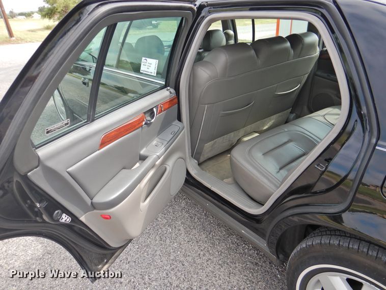 image for item DK2427 2000 Cadillac Krystal Koach  limousine