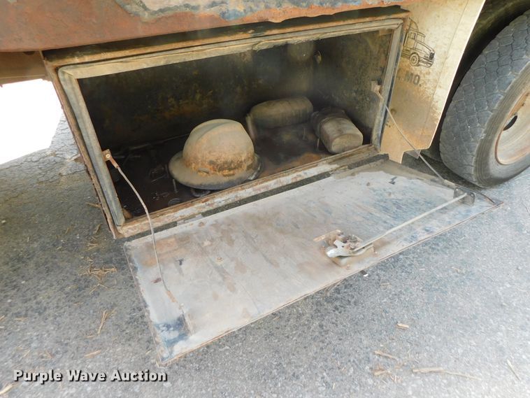 image for item DK8624 2009 Ford F550 Super Duty XL  flatbed truck