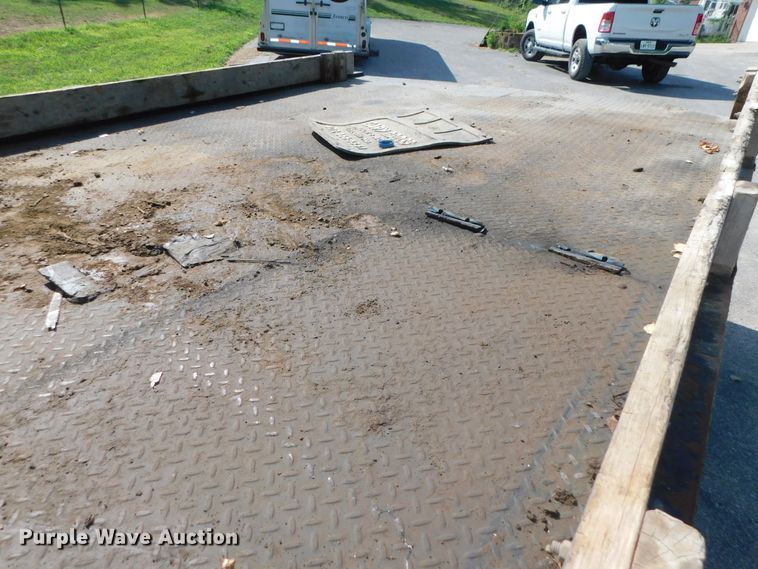 image for item DK8624 2009 Ford F550 Super Duty XL  flatbed truck