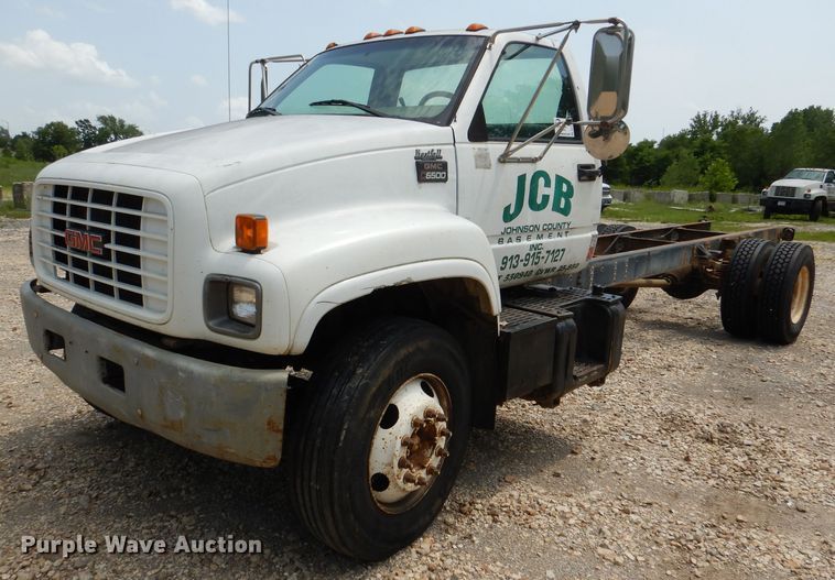 image for item DL3386 1999 GMC C6500  truck cab and chassis