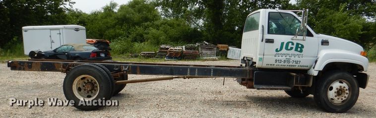 image for item DL3386 1999 GMC C6500  truck cab and chassis