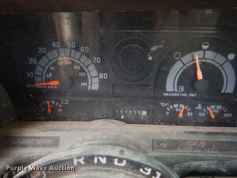 image for item DL3386 1999 GMC C6500  truck cab and chassis