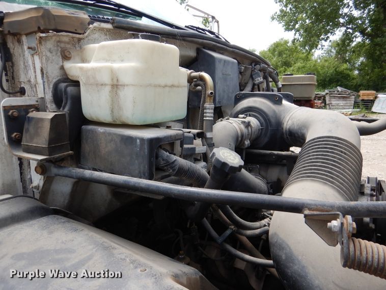 image for item DL3386 1999 GMC C6500  truck cab and chassis