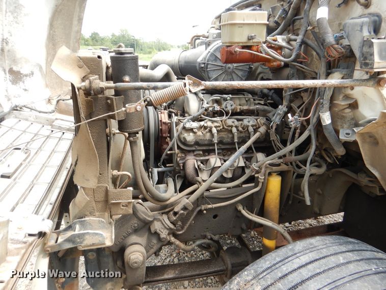 image for item DL3386 1999 GMC C6500  truck cab and chassis