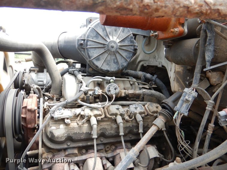 image for item DL3386 1999 GMC C6500  truck cab and chassis