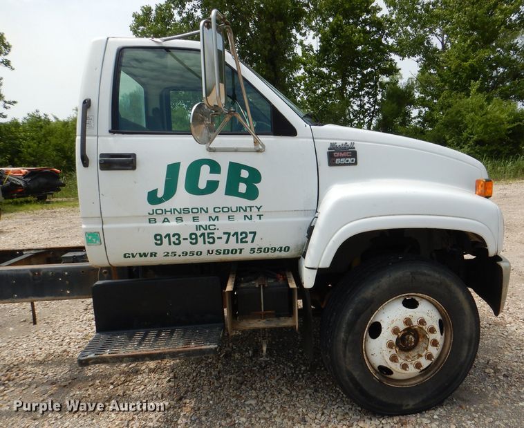 image for item DL3386 1999 GMC C6500  truck cab and chassis