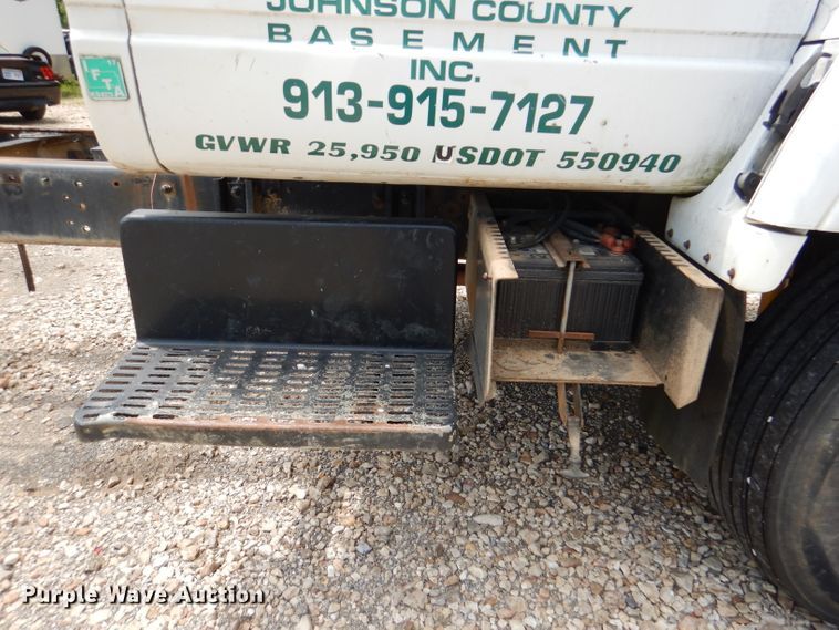 image for item DL3386 1999 GMC C6500  truck cab and chassis