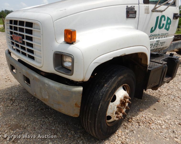 image for item DL3386 1999 GMC C6500  truck cab and chassis