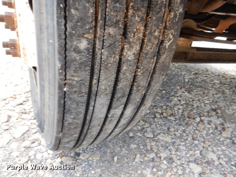 image for item DL3386 1999 GMC C6500  truck cab and chassis