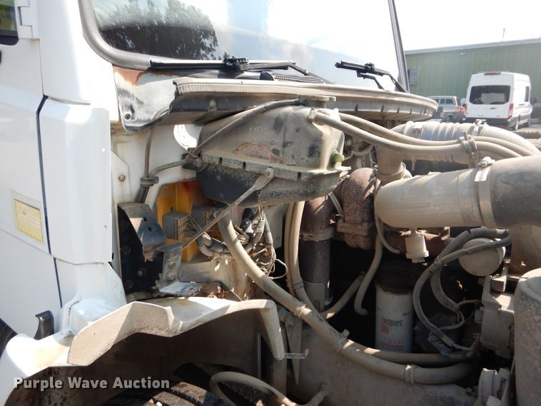 image for item DM0618 1997 Freightliner FL60  box truck