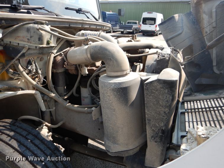 image for item DM0618 1997 Freightliner FL60  box truck