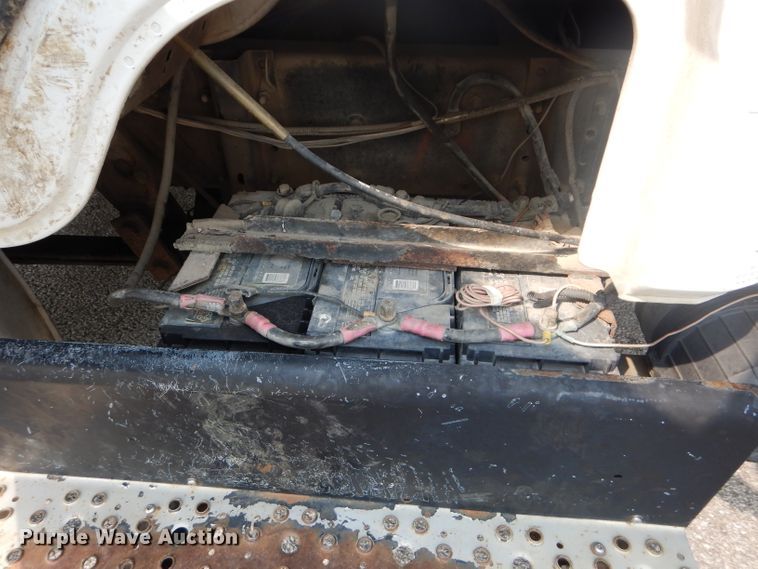 image for item DM0618 1997 Freightliner FL60  box truck