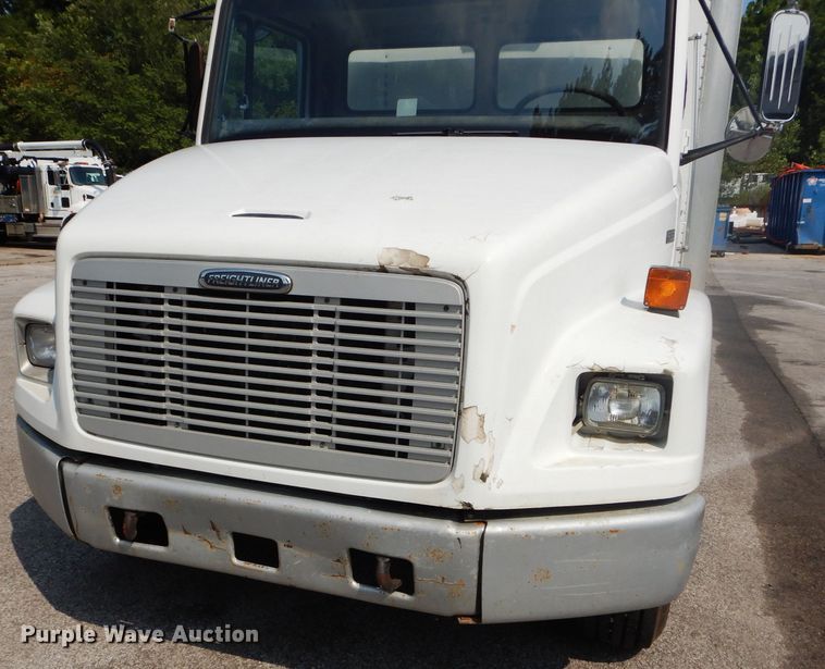 image for item DM0618 1997 Freightliner FL60  box truck