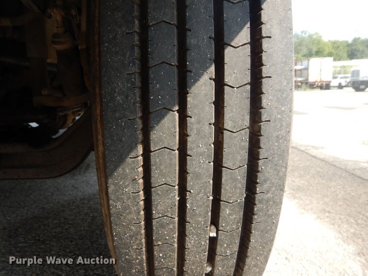 image for item DM0618 1997 Freightliner FL60  box truck