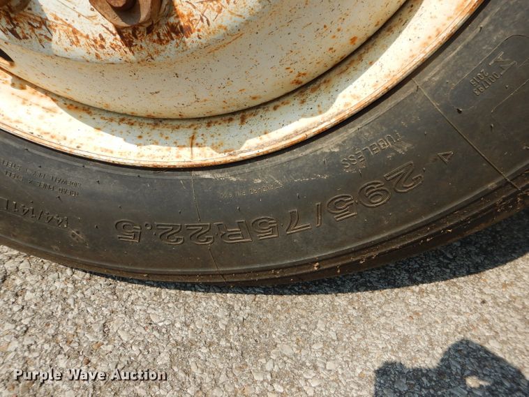 image for item DM0618 1997 Freightliner FL60  box truck