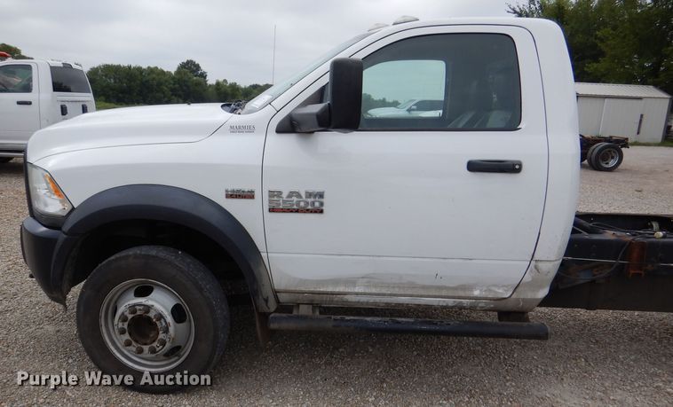 image for item DM1355 2015 Dodge Ram 5500  truck cab and chassis