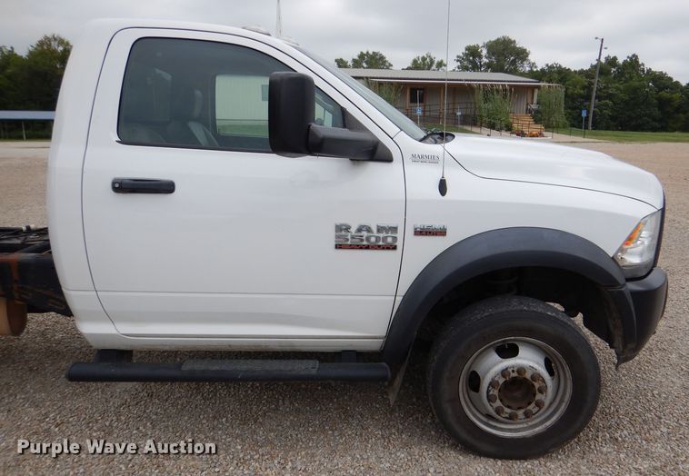 image for item DM1355 2015 Dodge Ram 5500  truck cab and chassis