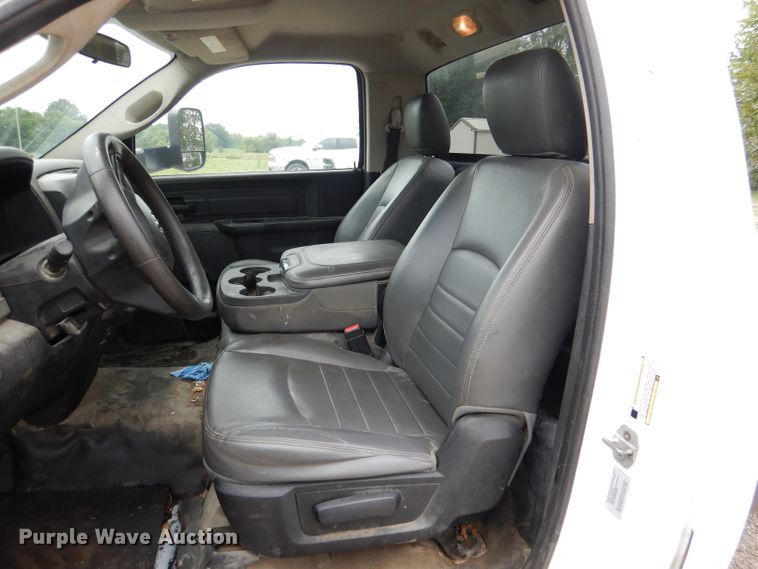 image for item DM1355 2015 Dodge Ram 5500  truck cab and chassis