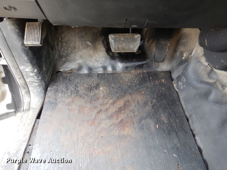 image for item DM1355 2015 Dodge Ram 5500  truck cab and chassis