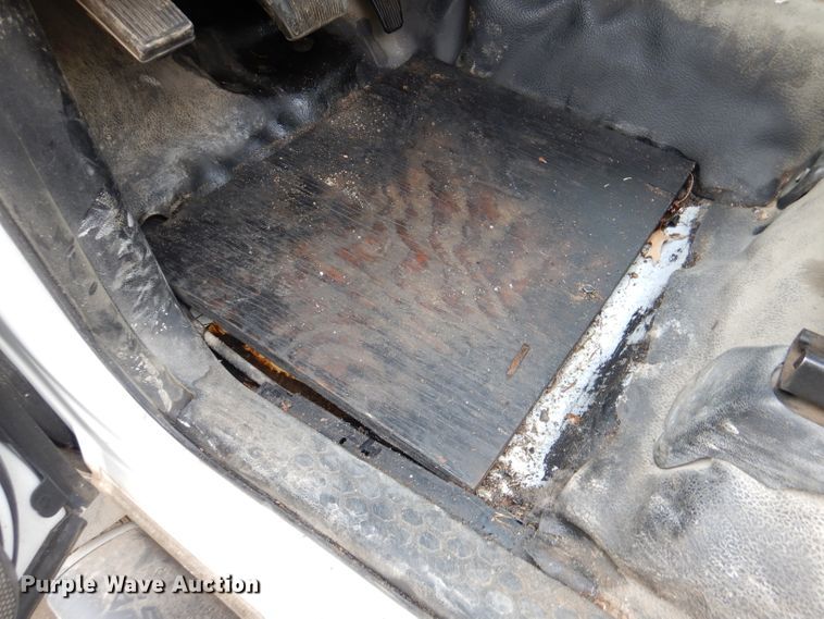 image for item DM1355 2015 Dodge Ram 5500  truck cab and chassis