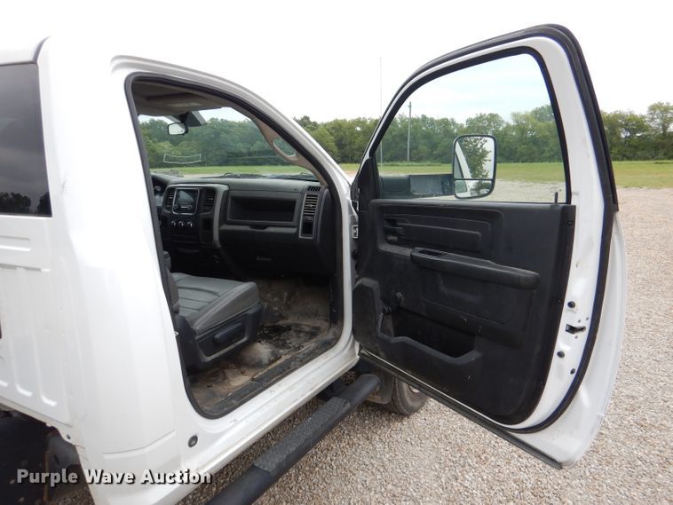 image for item DM1355 2015 Dodge Ram 5500  truck cab and chassis
