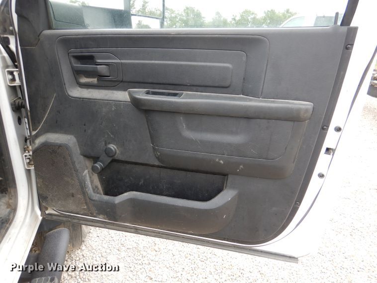 image for item DM1355 2015 Dodge Ram 5500  truck cab and chassis