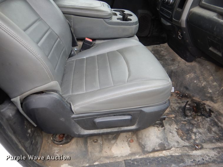 image for item DM1355 2015 Dodge Ram 5500  truck cab and chassis