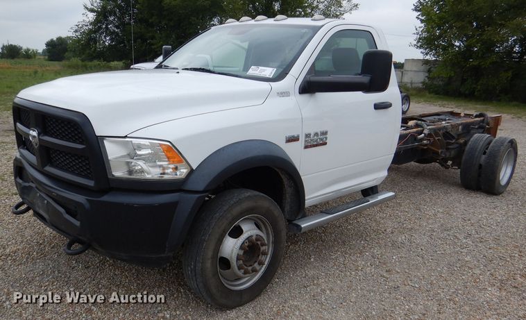 image for item DM1356 2016 Dodge Ram 5500HD  truck cab and chassis