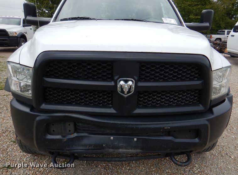 image for item DM1356 2016 Dodge Ram 5500HD  truck cab and chassis