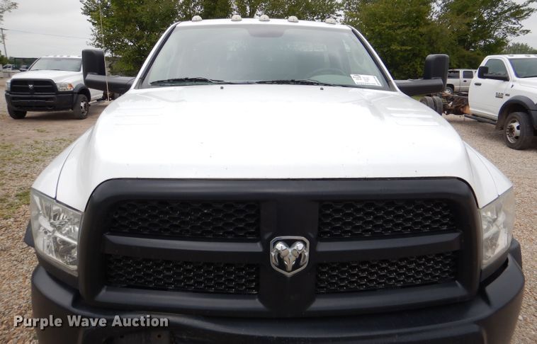 image for item DM1356 2016 Dodge Ram 5500HD  truck cab and chassis