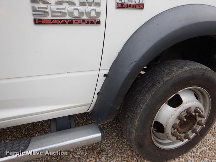 image for item DM1356 2016 Dodge Ram 5500HD  truck cab and chassis