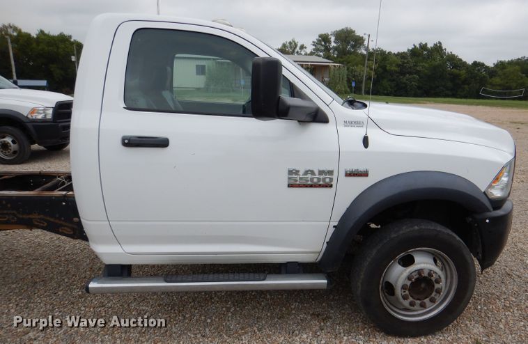 image for item DM1356 2016 Dodge Ram 5500HD  truck cab and chassis