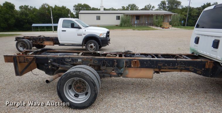 image for item DM1356 2016 Dodge Ram 5500HD  truck cab and chassis
