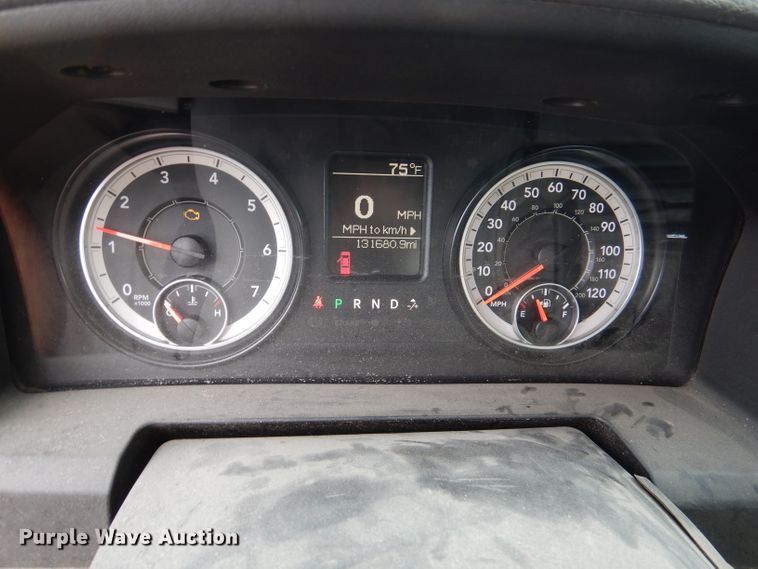 image for item DM1356 2016 Dodge Ram 5500HD  truck cab and chassis