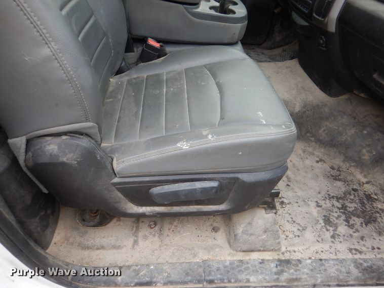 image for item DM1356 2016 Dodge Ram 5500HD  truck cab and chassis