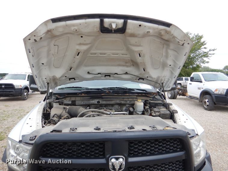 image for item DM1356 2016 Dodge Ram 5500HD  truck cab and chassis