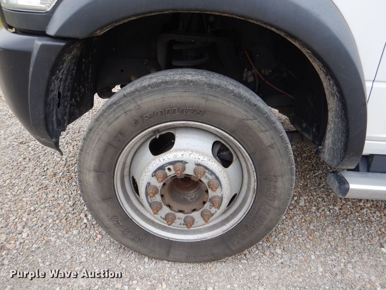 image for item DM1356 2016 Dodge Ram 5500HD  truck cab and chassis