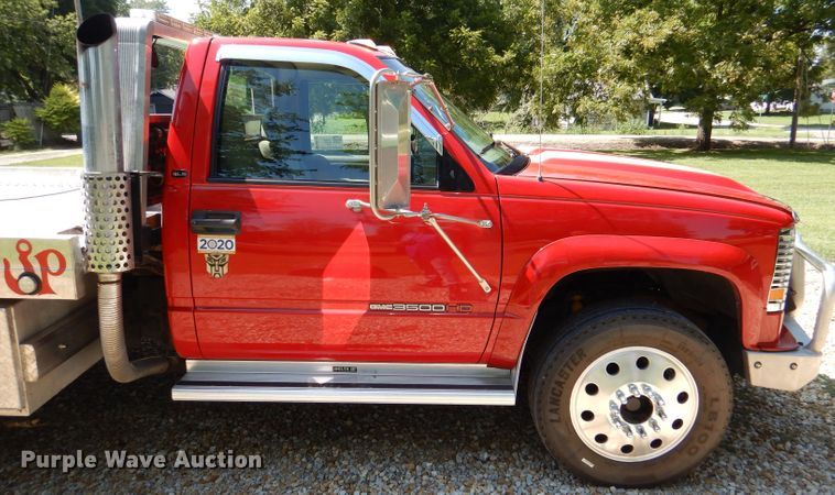 image for item DM1431 1998 GMC 3500HD  rollback truck