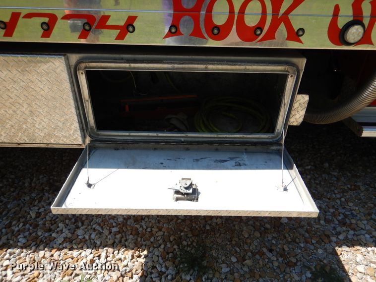 image for item DM1431 1998 GMC 3500HD  rollback truck